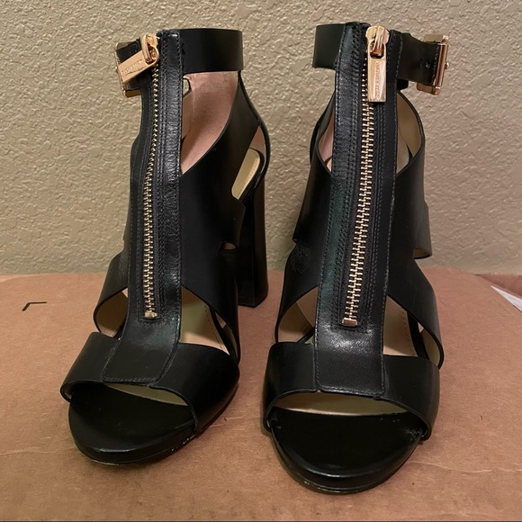 Michael Kors 4” black heels - Picture 1 of 8